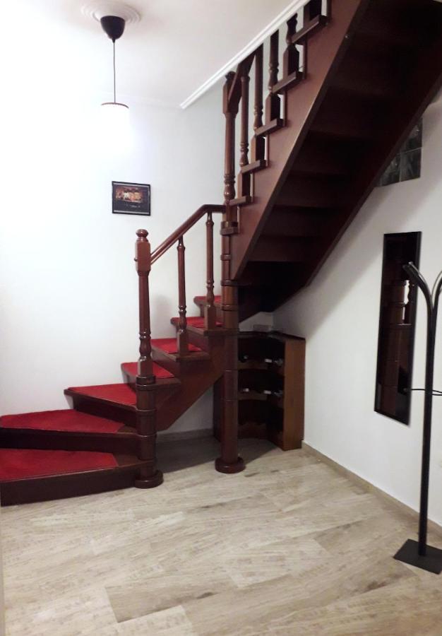 The Home Sweet Home - Family Friendly 2 Floor Apartment Kalamata Extérieur photo
